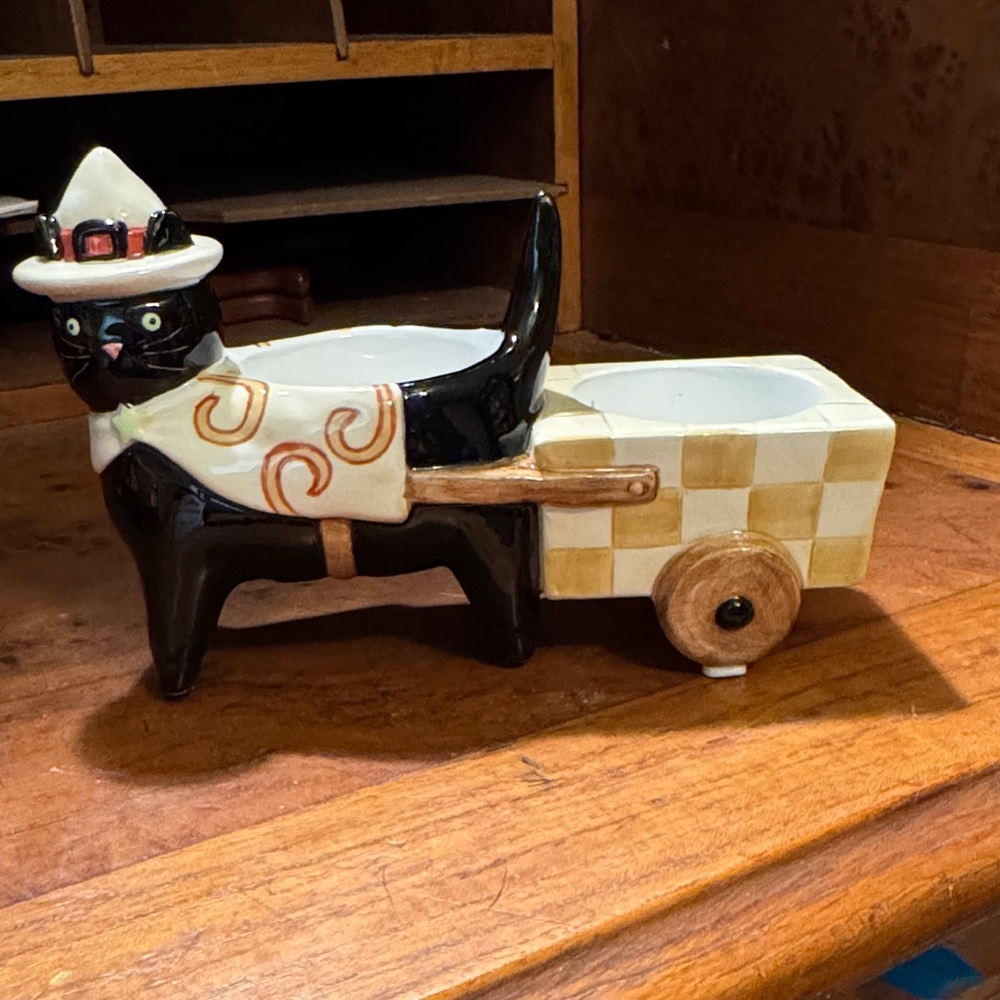 NWT Yankee Candle Black‎ Cat with Cream and Brown Wagon Accent